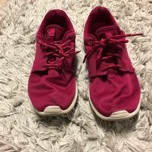 NIKE Roshe’s